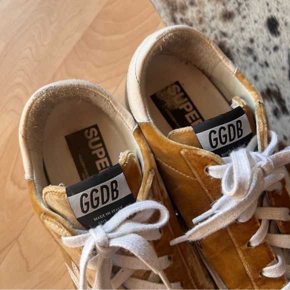 Golden Goose Deluxe Brand Superstar Gold Velvet Size 38 - Picture 3 of 14
